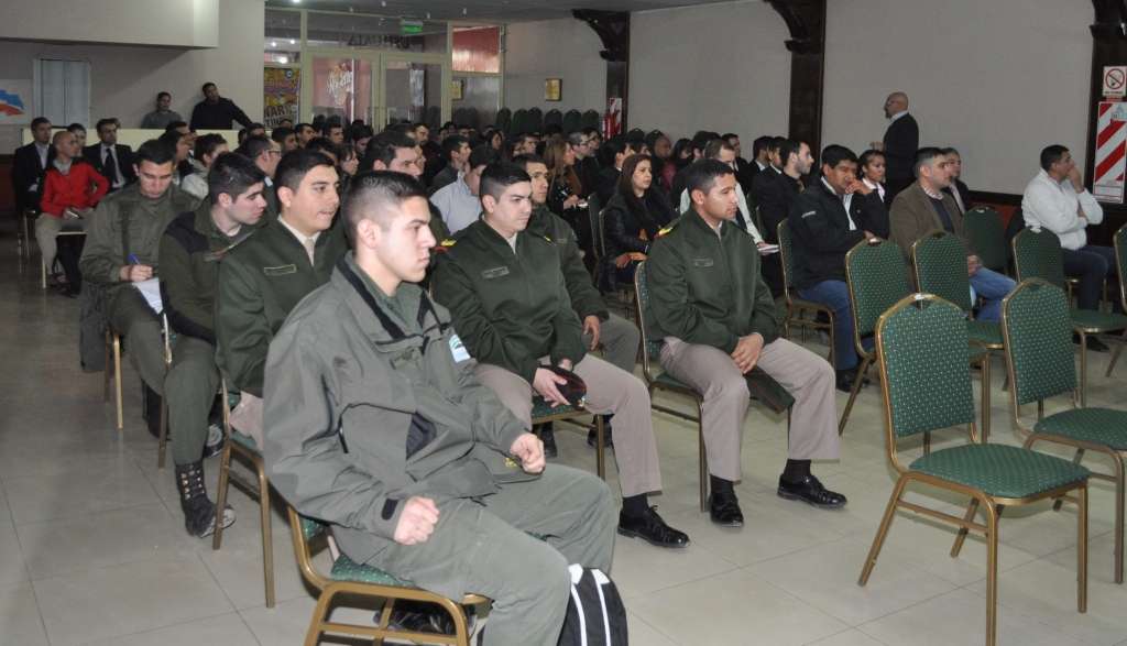 Capacitan a Fuerzas de Seguridad en materia de precursores químicos y ...