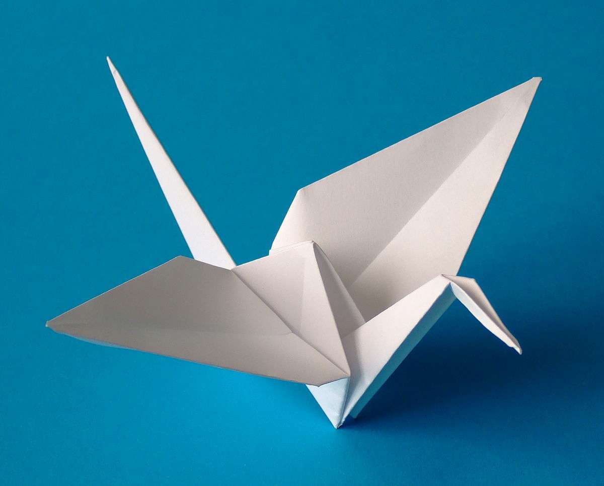 1200px-Origami-crane