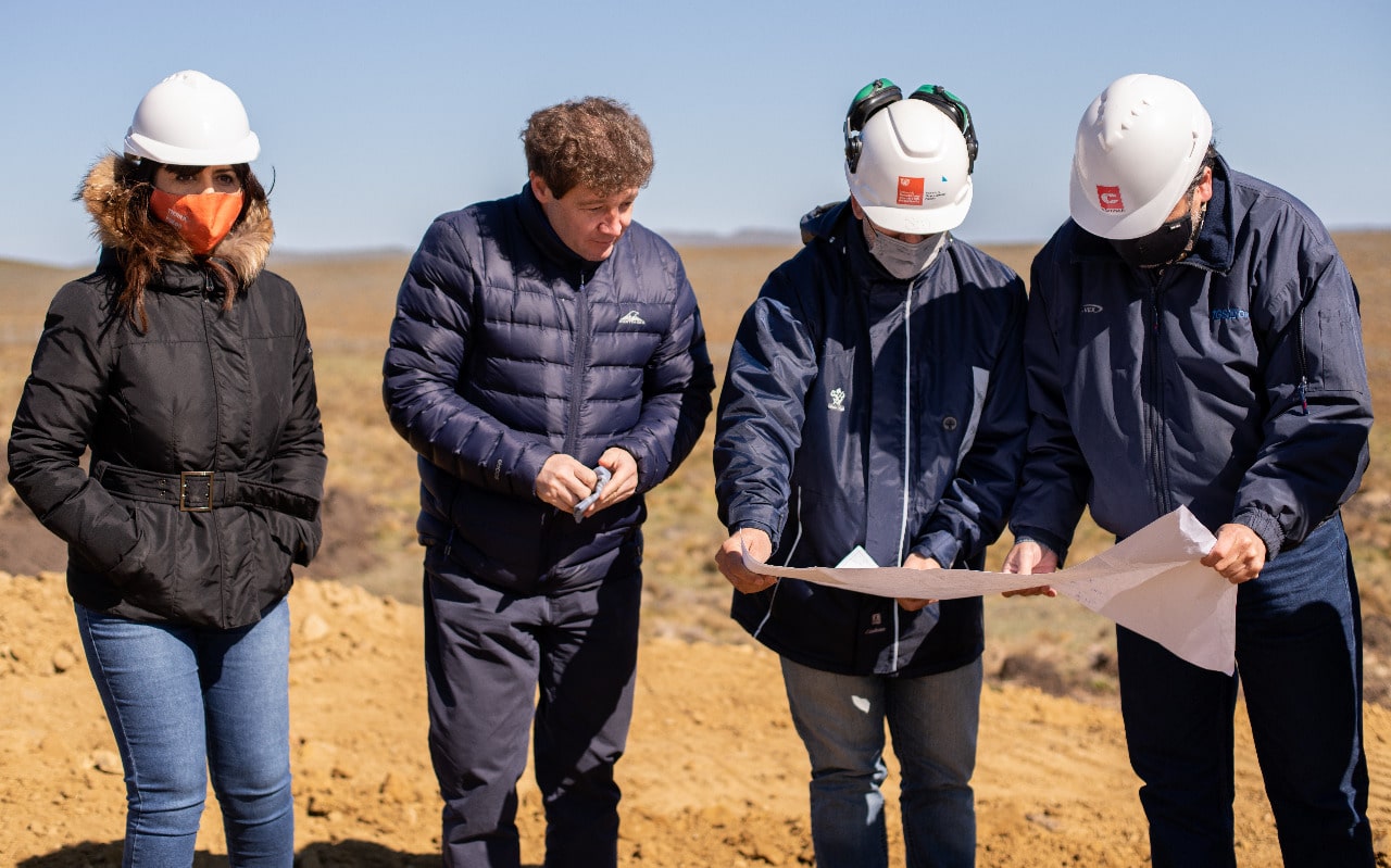 El Gobernador Melella recorri&oacute; la obra de la estaci&oacute;n compresora de gas en Cabo Domingo