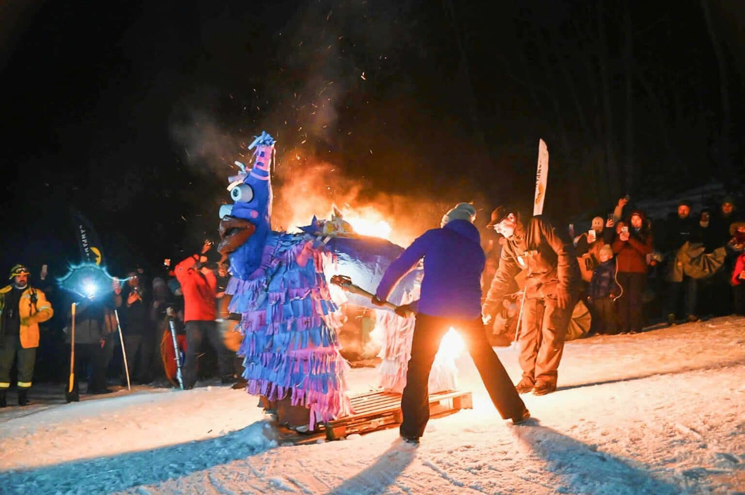 Tierra del Fuego celebró el invierno y las tradiciones en la bajada con antorchas del Glaciar Martial