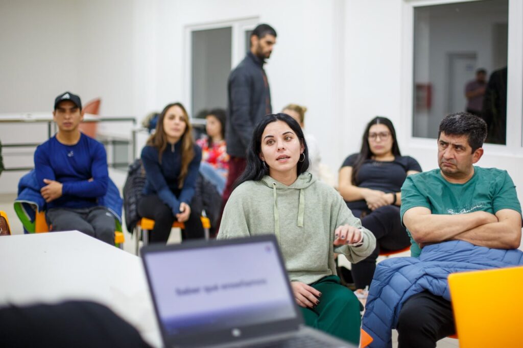 Asociaciones deportivas y sociales se reúnen para debatir la Transformación Educativa