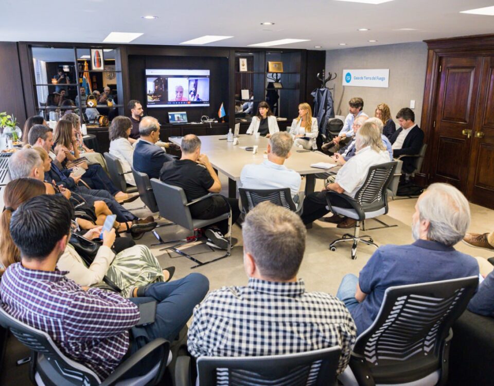 GOBIERNO TRAZÓ UNA AGENDA CONJUNTA CON REPRESENTANTES DE LAS CÁMARAS INDUSTRIALES FUEGUINAS